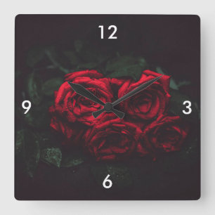 Beautiful Red Roses Quadratische Wanduhr