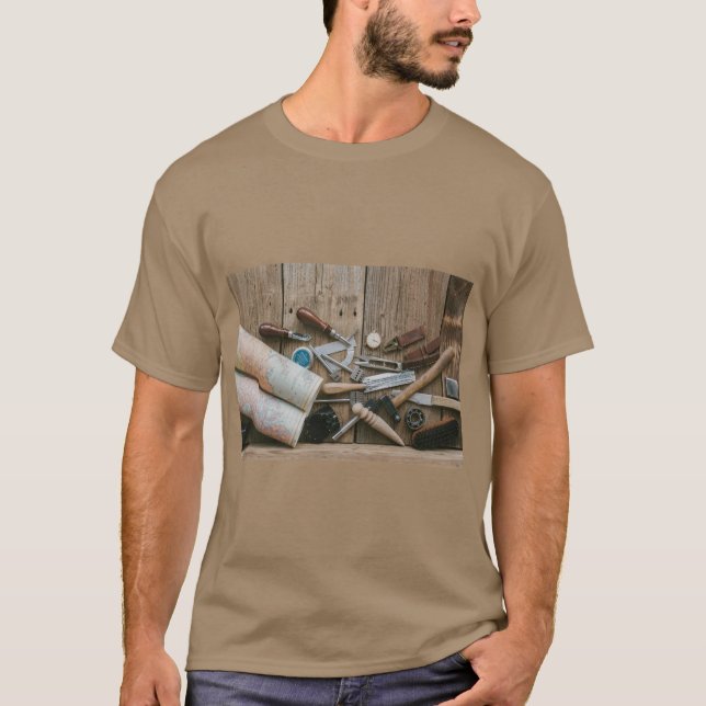 Beautiful Tools Design – Where Craft Meets Art T-Shirt (Vorderseite)