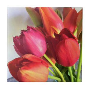 Beautiful Tulip Bouquet Fliese