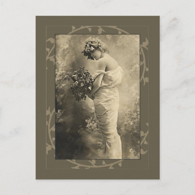 Beautiful Victorian Lady with cut flowers Postkarte (Vorderseite)