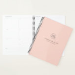Beauty chic goldstündlich pink Logo Business Plann Planer<br><div class="desc">Personalisieren Sie Ihr Firmenlogo Custom Beauty chic golden Stunden rosa Logo Business Planner. Dieser ewige Geschäftsplaner, minimalistisch und elegant, mit Wochen- und Monatsansicht, ist perfekt für Ihre Büroorganisation. Wählen Sie einen beliebigen Schriftart und einen beliebigen Farbhintergrund für das Cover, fügen Sie Ihr eigenes Logo hinzu. Verfügbar in verschiedenen Größen. Keine...</div>