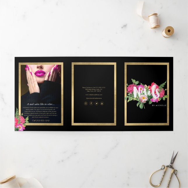 Beauty Florals Nail Salon Black Broschüre (Außenbereich)