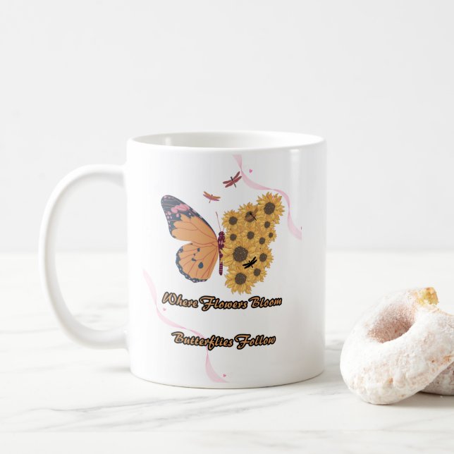 "Beauty of Nature: Where Flowers Bloom and Butterf Kaffeetasse (Mit Donut)