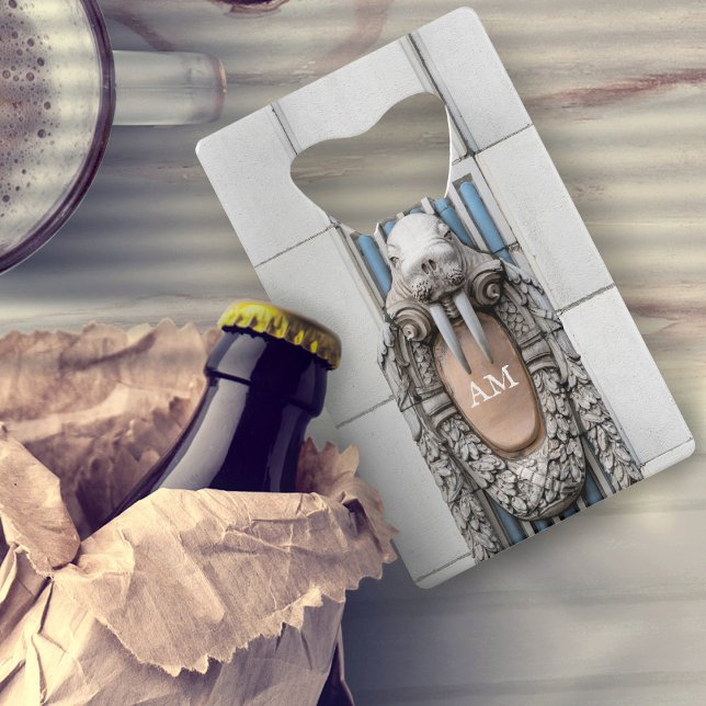 Beaux Arts Walrus Skulptur Custom Monogram Geldbeutel Flaschenöffner (Von Creator hochgeladen)