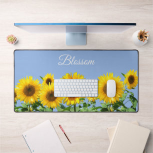 Beaux tournesols et texte sur fond bleu ciel