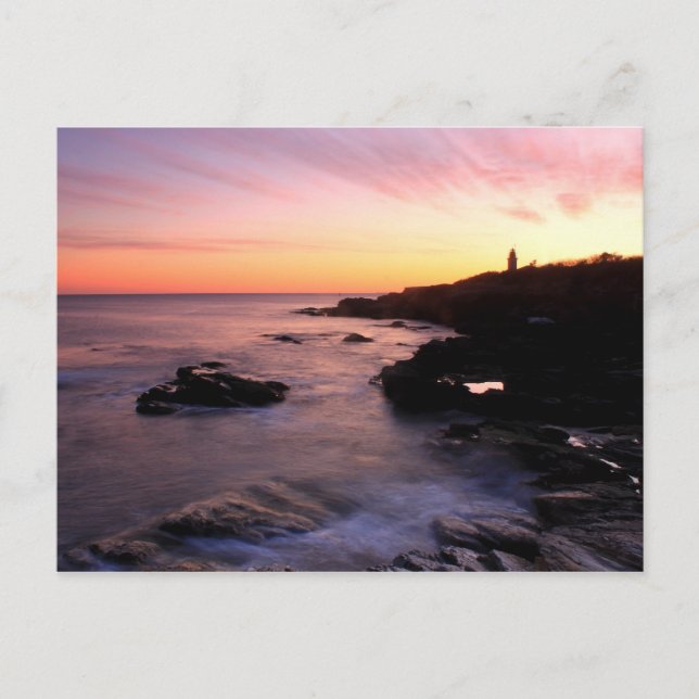 Beavertail Ocean Bluffs Lighthouse Sunset Postkarte (Vorderseite)