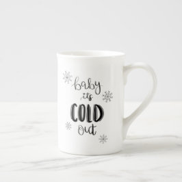 Bébé c'est tasse froide d'hiver