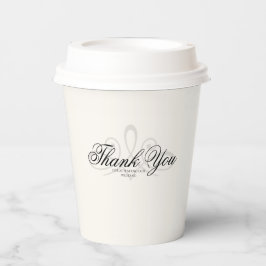 Becher aus weißem und schwarzem Papier