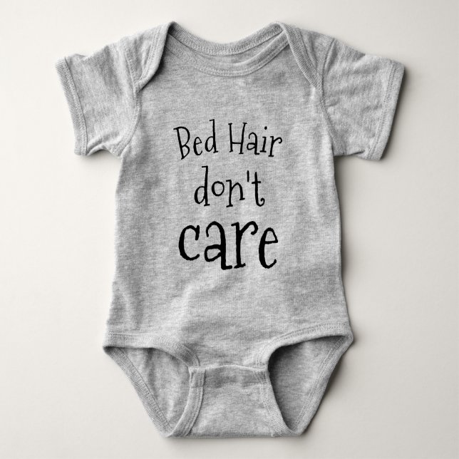 Bed Hair Keine Sorge Hand Briefe lustige Trendy Baby Strampler (Vorderseite)