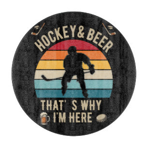 Bedrücktes Hockey und Bier Wortspiel Hockey Schneidebrett