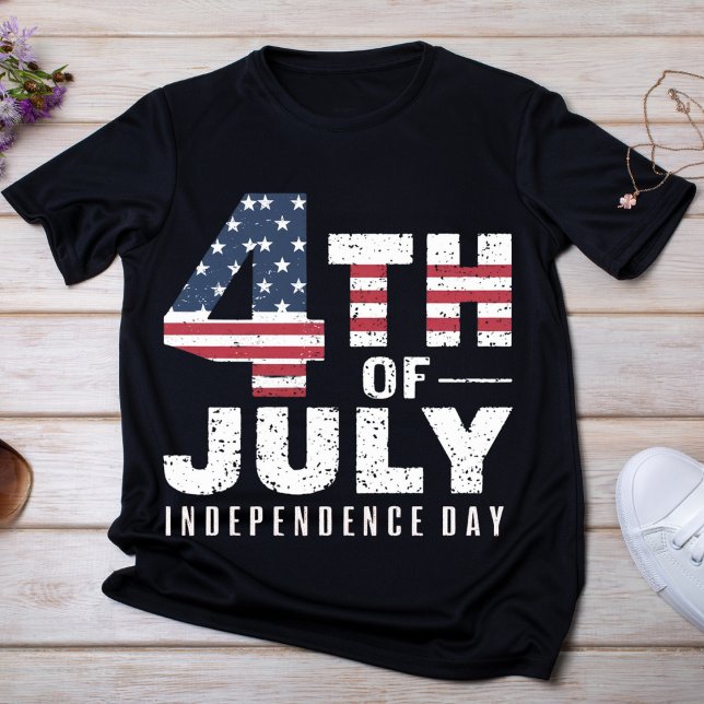 Bedrücktes Rot, Weiß und Blau Patriotisch T-Shirt (Von Creator hochgeladen)