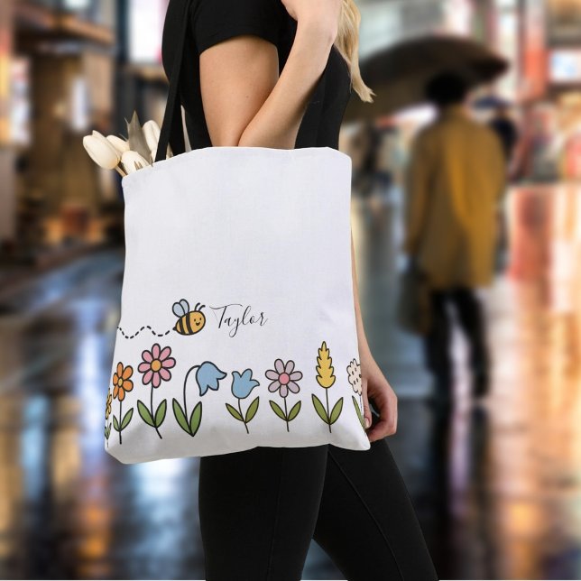 Bee and Colorful Flowers Personalized Gift Tasche (Bee and Colorful Flowers Personalized Gift Tote Bag
by Ricaso. Add own text to this cute bag)