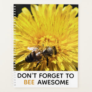 Bee fantastique abeille inspirante sur le pissenli