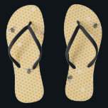Bee Flip Flops<br><div class="desc">Sei du selbst! Ich habe es gemein, bedecke mich von Kopf bis Fuß in Bienen. Warum nicht? Es gibt keinen guten Grund, es nicht zu tun. Ein warmes, gelbes Bienenmuster und perfekt köstliche Bienen werden einen guten Start ermöglichen. Du wirst so süß aussehen!</div>