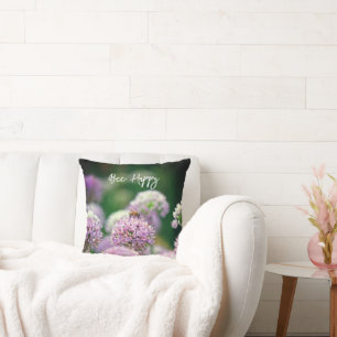 Bee Happy mit Lila Allium Blume Motivierend Kissen