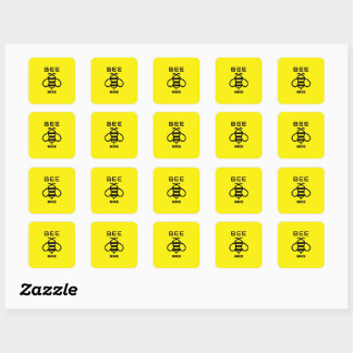 Bee Nice with Yellow Background Design Quadratischer Aufkleber