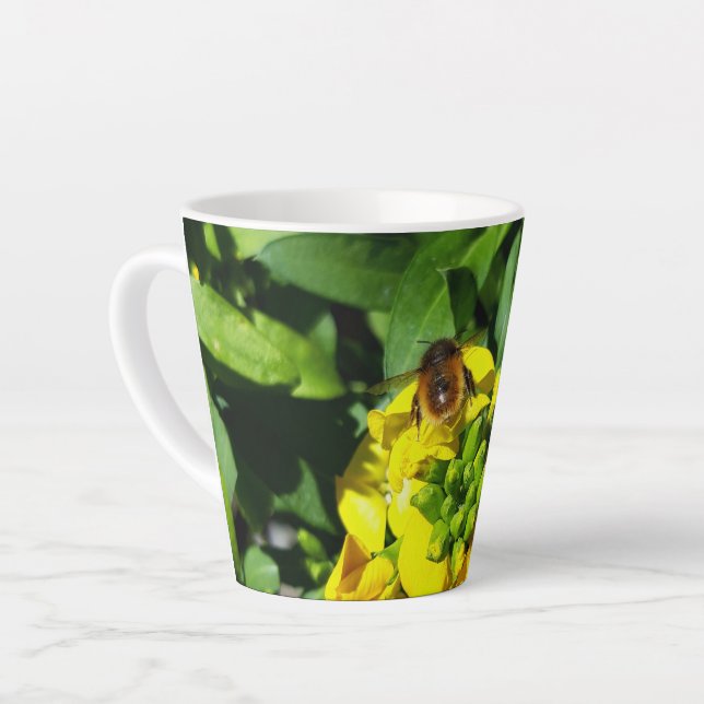 Bee on Yellow Flowers Milchtasse (Linke Ecke)