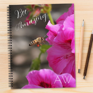 Bee Phantastisch Bee Pollen Pink Blume Monogramm Notizbuch