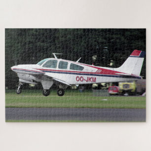 Beechcraft Bonanza OO-JKM - Flugplatz Kemble