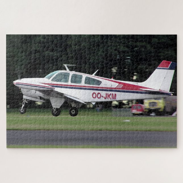 Beechcraft Bonanza OO-JKM - Flugplatz Kemble (Horizontal)
