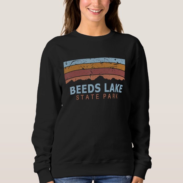 Beeds Lake State Park Rhode Island Retro Cool Sweatshirt (Vorderseite)
