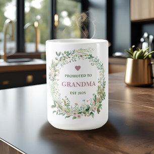 Befördert nach Oma Est. 2025 Kaffeetasse
