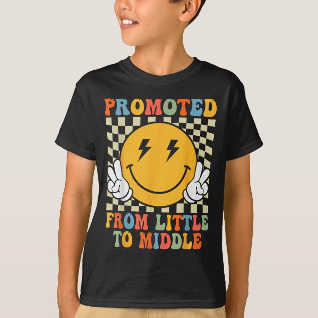 Befördert zu Mittelbrüder Schwester Kleinkind Ann T-Shirt (Vorderseite)