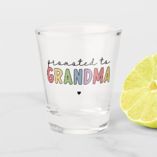 Befördert zu Oma New Oma als Geschenke Schnapsglas
