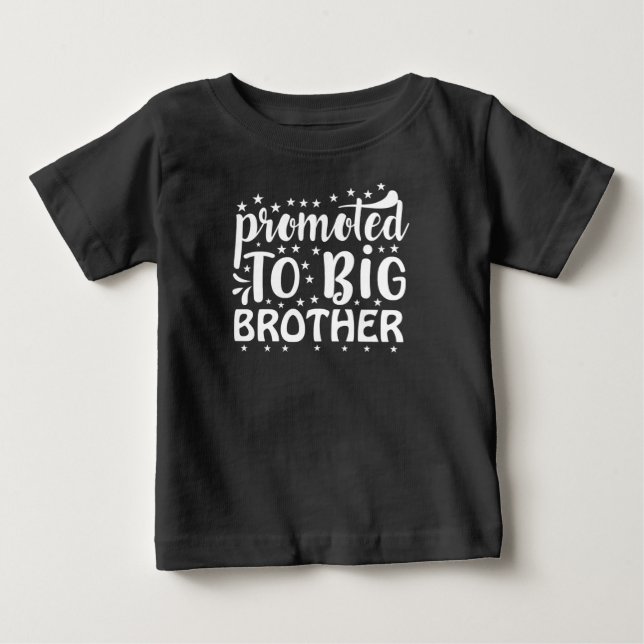 Befördert zum großen Bruder Baby T-shirt (Vorderseite)