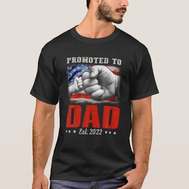 Befördert zum Vater 2022 Men USA Flag Erstmalige F T-Shirt (Vorderseite)