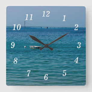 Befreien Sie sich bei der Mackinac-Wall-Uhr Quadratische Wanduhr