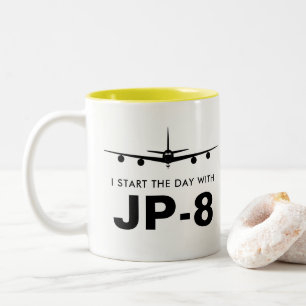Beginnen Sie der Tag mit JP-8 KC-135 Refueler Zweifarbige Tasse