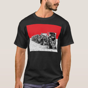 Begrabenes Cadillacs mit rotem Himmel T-Shirt