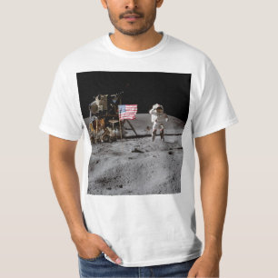 Begrüßung der US-Flagge auf dem Mond T-Shirt