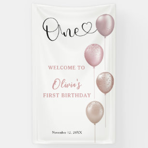 Begrüßung zum ersten Geburtstag mit rosafarbenen B Banner