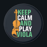 Behalt Calm und spiele Viola Vintag Violist Magnet<br><div class="desc">Vintages Retro-Orchestermusik-Fan-Design für diejenigen,  die in einer Musikband oder Symphonie Streichmusikinstrument spielen. Coole klassische Musik Liebesartikel für Violist,  Violinist,  Musiker und Künstler. Ideal für Geigenlehrer,  Orchesterfans und diejenigen,  die Liebe haben,  Geige oder Liebe zu spielen. Große Souvenirs,  Weihnachtsgeschenk und Geburtstagsgeschenk für Familien und Freunde.</div>