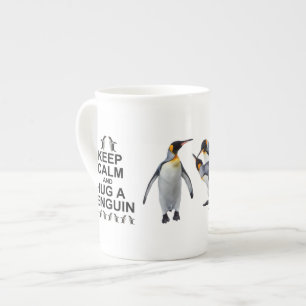 Behalt Calm und Umarmung einer Pinguin-Tasse Prozellantasse