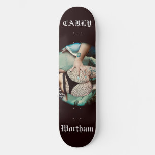 Behalt Carly aus dem Landkreis Skateboard