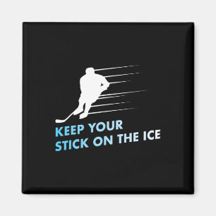 Behalt deinen Stock auf dem Eishockey Magnet