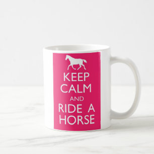 Behalt dich und fahre eine Tasse mit dem Pferdekaf