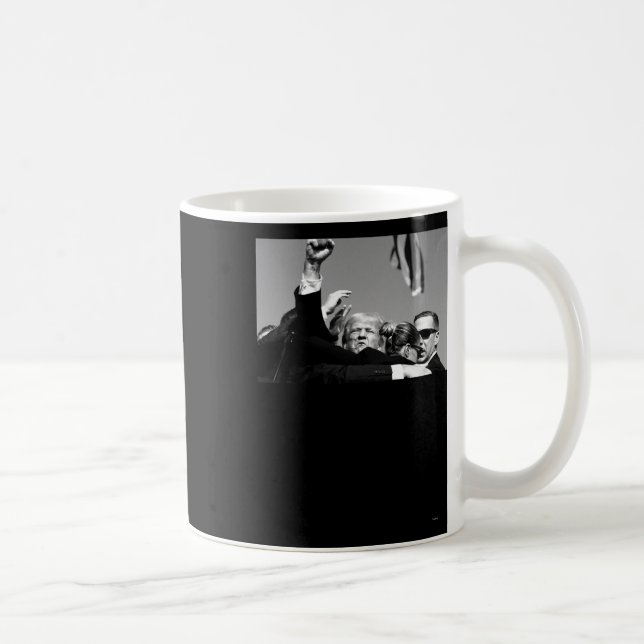 Behalt ihm Bulletproof Trump 2024 Kaffeetasse (Rechts)