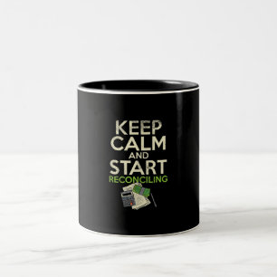 Behalt Ruhe und Beginn des Abgleichs für die Buch Zweifarbige Tasse