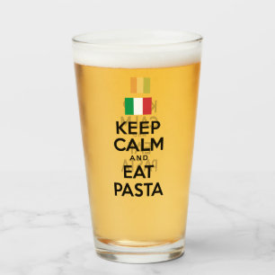 Behalt Ruhe und esse Pasta Glas
