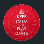Behalt Ruhe und spiele lustige Dart-Dart Dartscheibe<br><div class="desc">Behalt Ruhe und spiele Dart lustige,  benutzerdefinierte Dartboard. Personalisieren Sie Ihre eigene lustige Parodie. Trendy Wanddekoration Ideen für Zuhause,  Pub,  Auto,  Café,  Restaurant,  menschliche Höhle,  Büro und andere Orte zum Entspannen. Moderne Typografie-Vorlage mit Krone. Rote oder benutzerdefinierte Hintergrundfarbe.</div>