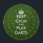 Behalt Ruhe und spiele lustige, grüne Dartboard Dartscheibe<br><div class="desc">Behalt Ruhe und spiele Dart lustige grüne Dartboard. Personalisieren Sie dieses Dartboard mit Ihrem eigenen lustigen Mem. Trendy Wanddekoration Ideen für Zuhause,  Pub,  Auto,  Café,  Restaurant,  menschliche Höhle,  Büro und andere Orte zum Entspannen. Moderne Typografie-Vorlage mit Krone. Grüne oder benutzerdefinierte Hintergrundfarbe.</div>