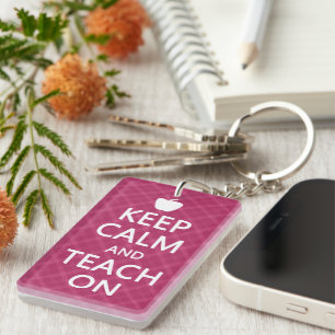 Behalt Ruhe und Teach On, rosa Kariert Schlüsselanhänger