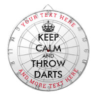 Behalt Ruhe und wirf Dart-Dart-Dart-Dart-Dart
