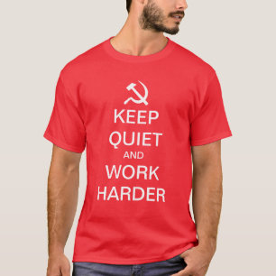 Behalten Sie auf stille Art und bearbeiten Sie T-Shirt