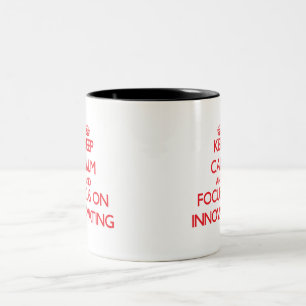 Behalten Sie Ruhe und Fokus auf der Erneuerung Zweifarbige Tasse