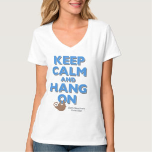 Behalten Sie Ruhe und hängen Sie am T-Shirt Sloth